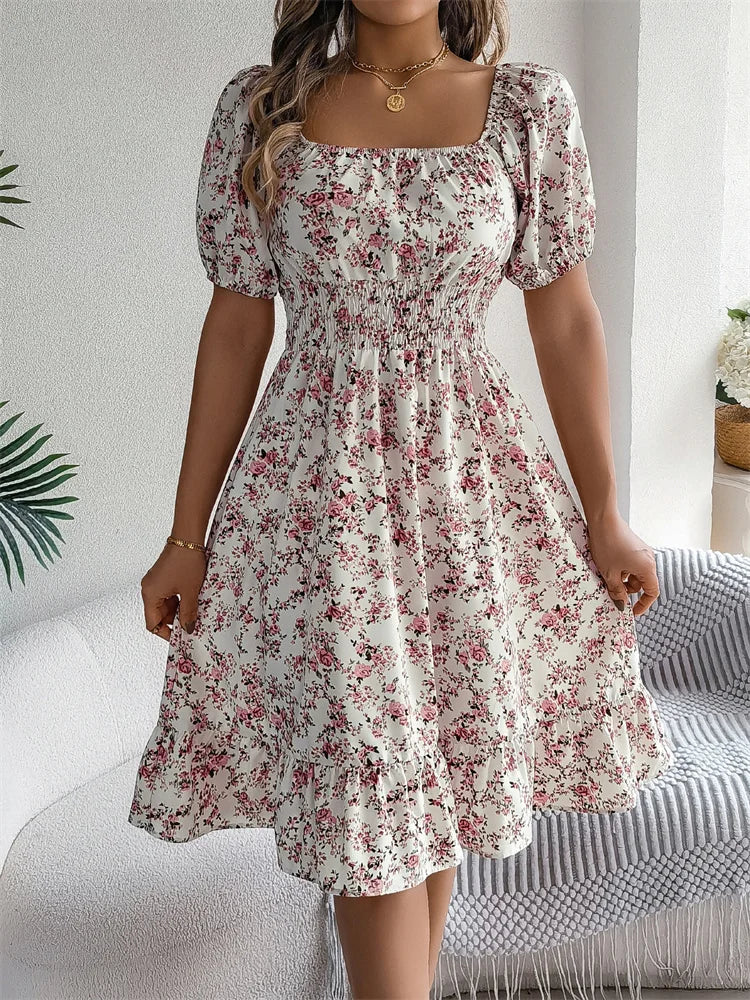 Vestido feminino estampado com gola quadrada e corte A elegante.