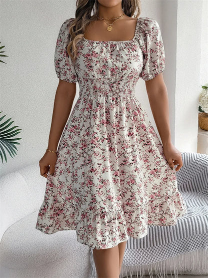 Vestido feminino estampado com gola quadrada e corte A elegante.