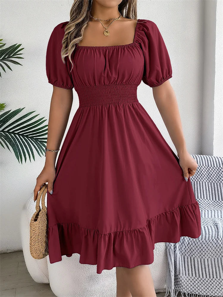 Vestido feminino estampado com gola quadrada e corte A elegante.
