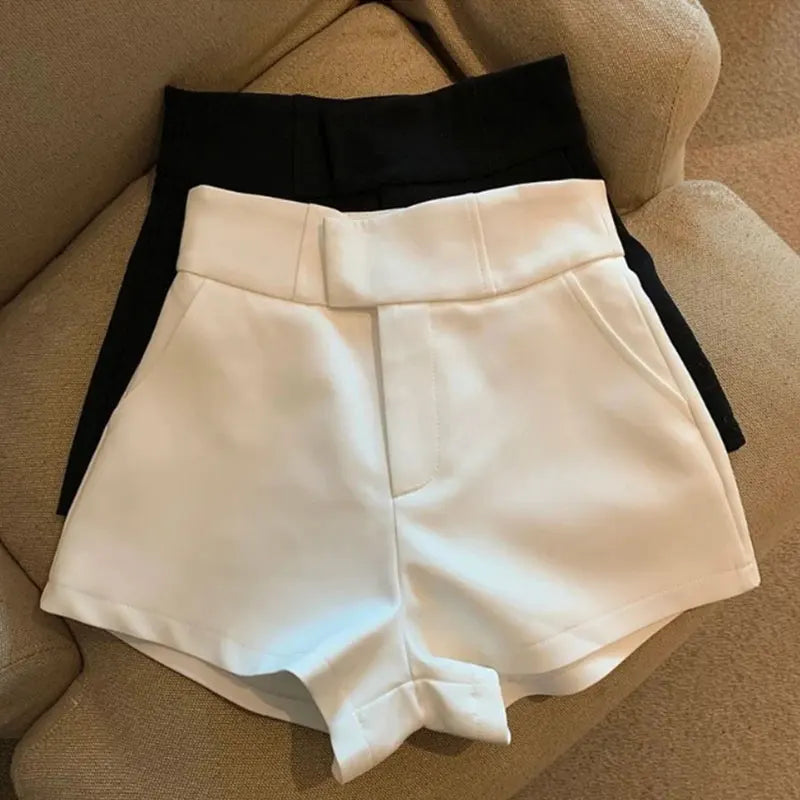 Calções Pretos de Cintura Alta Estilo A-Line – Look Casual Harajuku