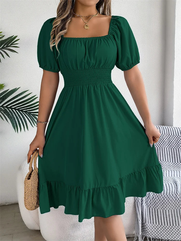 Vestido feminino estampado com gola quadrada e corte A elegante.