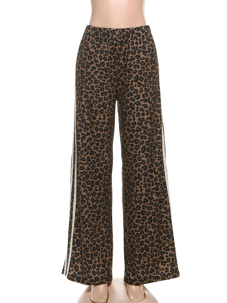 Calças femininas leopardadas de corte largo e estilo streetwear
