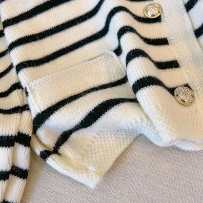 Cardigan de Malha às Riscas – Cropped de Manga Comprida