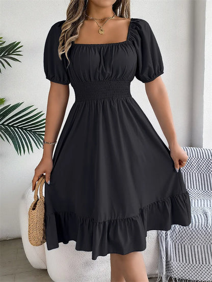 Vestido feminino estampado com gola quadrada e corte A elegante.