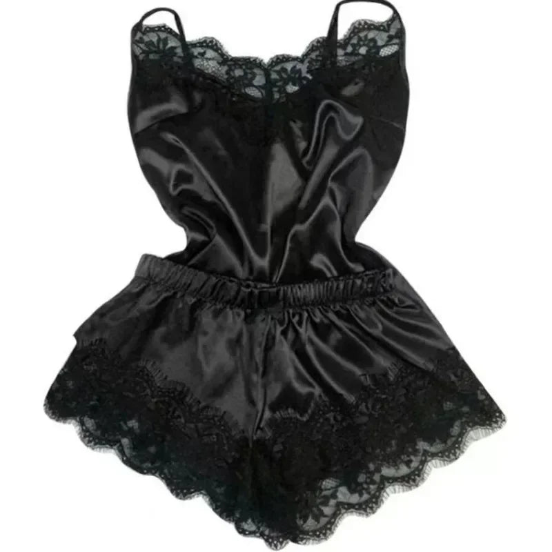 Conjunto de Pijama em Renda e Seda – Cami Sexy com Calções