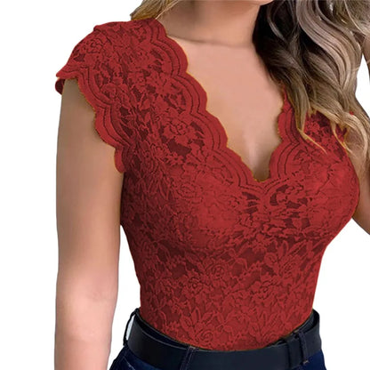 Top feminino de renda com decote em V e corte justo