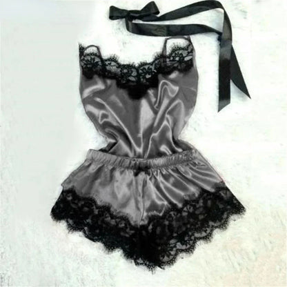 Conjunto de Pijama em Renda e Seda – Cami Sexy com Calções