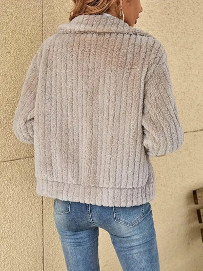 Cardigan Canelado de Pelúcia – Casaco Curto Quente e Aconchegante