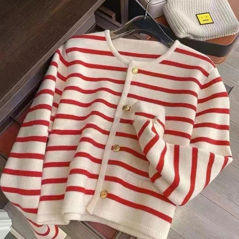 Cardigan de Malha às Riscas – Cropped de Manga Comprida
