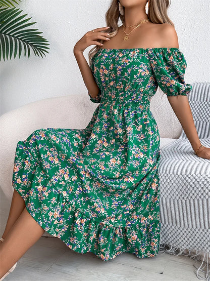 Vestido feminino estampado com gola quadrada e corte A elegante.