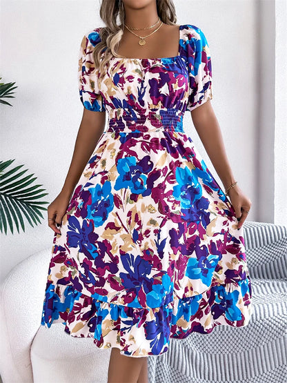 Vestido feminino estampado com gola quadrada e corte A elegante.