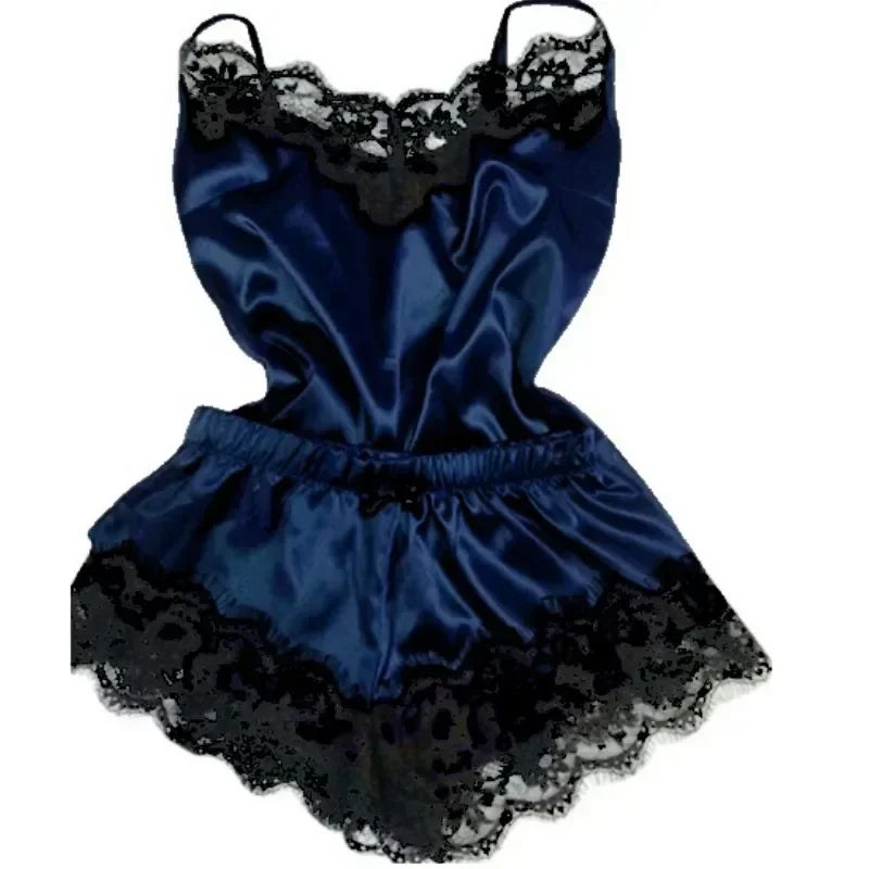 Conjunto de Pijama em Renda e Seda – Cami Sexy com Calções